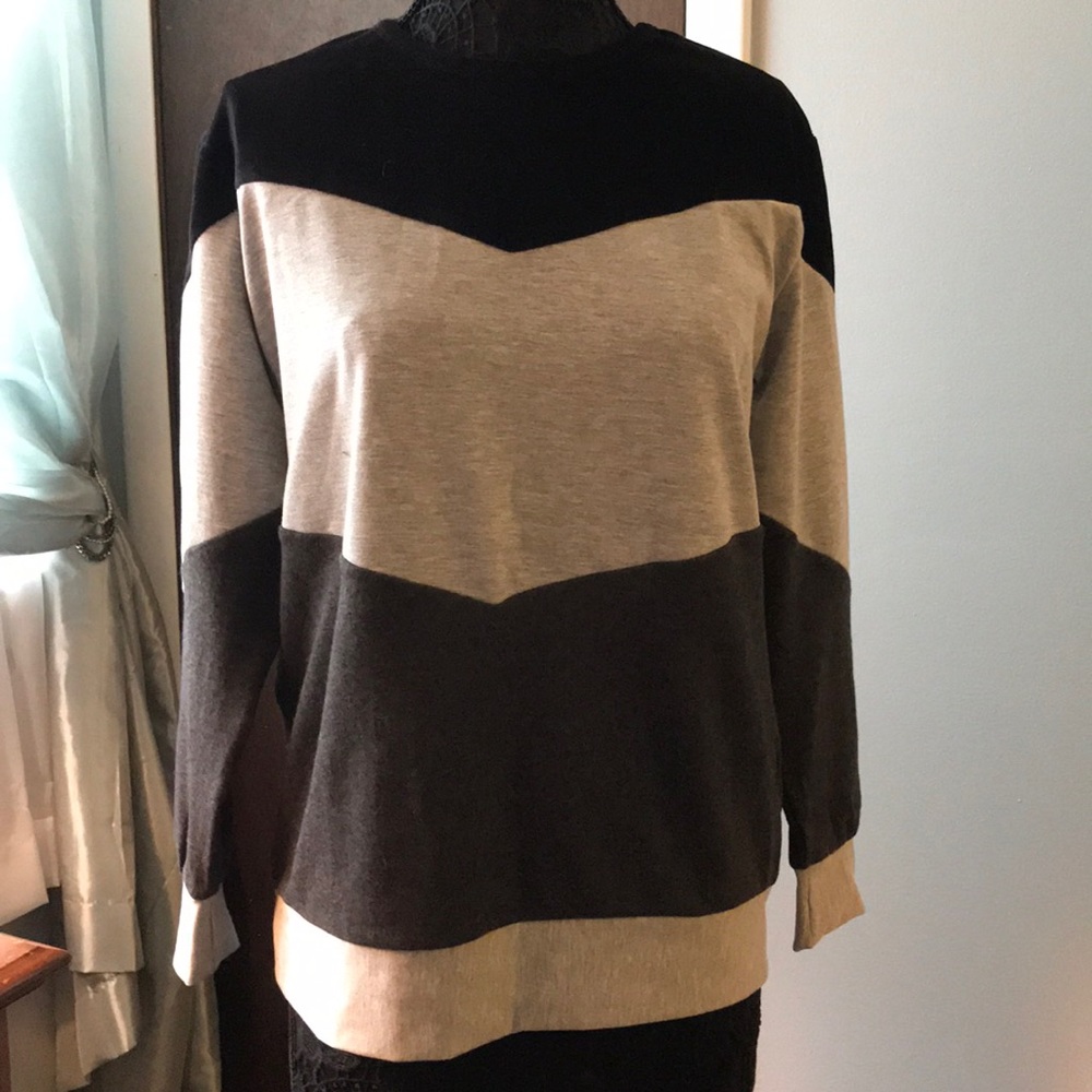 Color block chevron sweatshirt